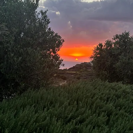 Dammuso Favarelle Da Caty * Scauri (Sicily)